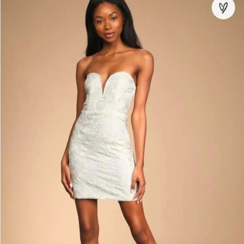 How to Stun White Floral Jacquard Strapples Mini Lulu’s dress